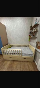 *USAQ KRAVATI* Qiymət *100 AZN* matras yoxdur ünvan Sulutəpə Zülfiyyə — Мебель