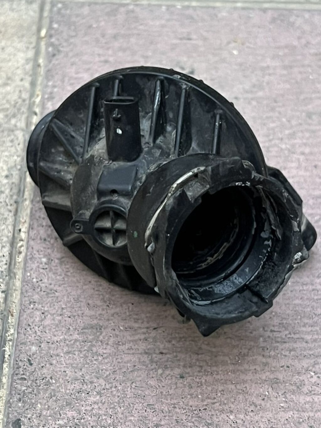 Avtomobil üçün termostat korpusu (plastik, flanşlı model) - Soyutma — Ehtiyat hissələri, Bakı (2)