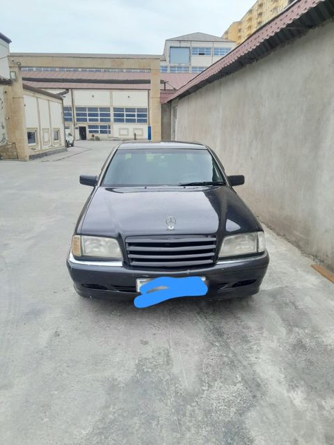 Mercedes-Benz C-Class: 2.2 l | 1995 il Sedan