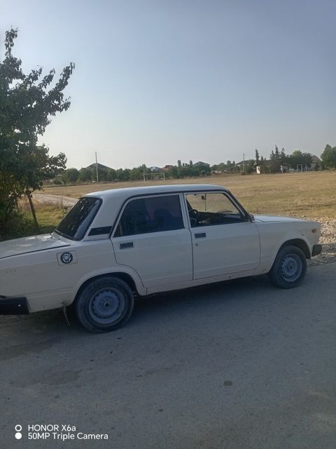 LADA (VAZ) 2107, 1990 il