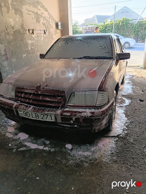 Mercedes-Benz C 180: 1.8 l | 1993 il Hetçbek