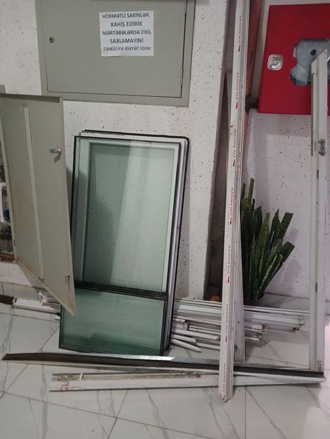 PVC profilindən sürgülü balkon/qapı sistemi üçün şüşəli çərçivələr və — Bakı