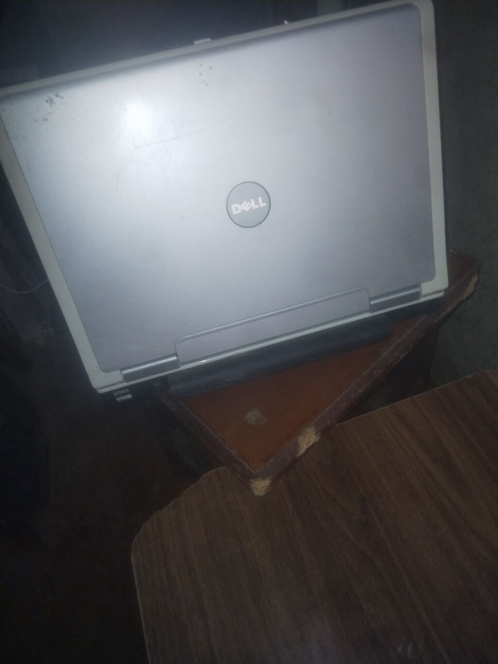 Dell noutbuk - Model: Dell (klassik gümüşü korpus, ön paneldə — Dell, Bakı (3)