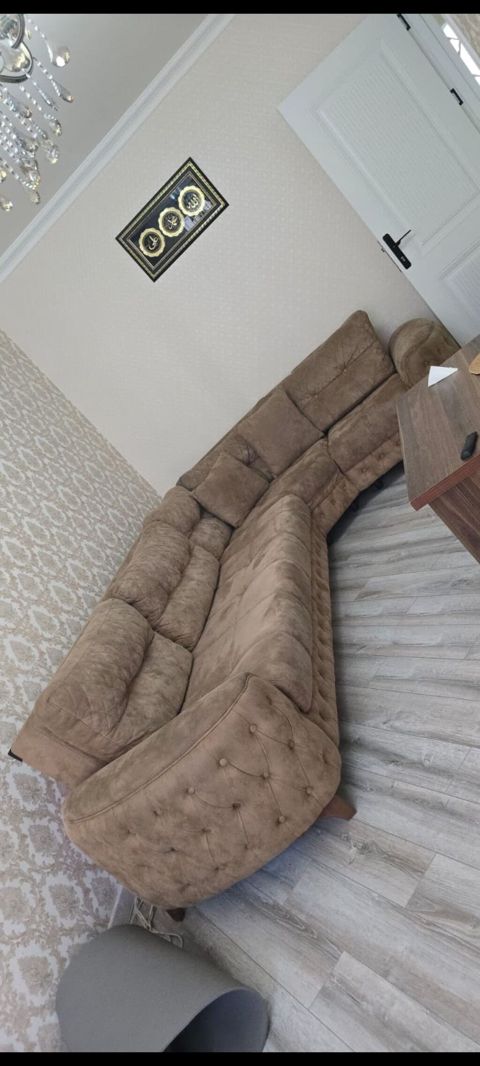 Künc divan açılır baza var 550 manat ölçüsü 2*3 ünvan Yeni güneşli — Bakı