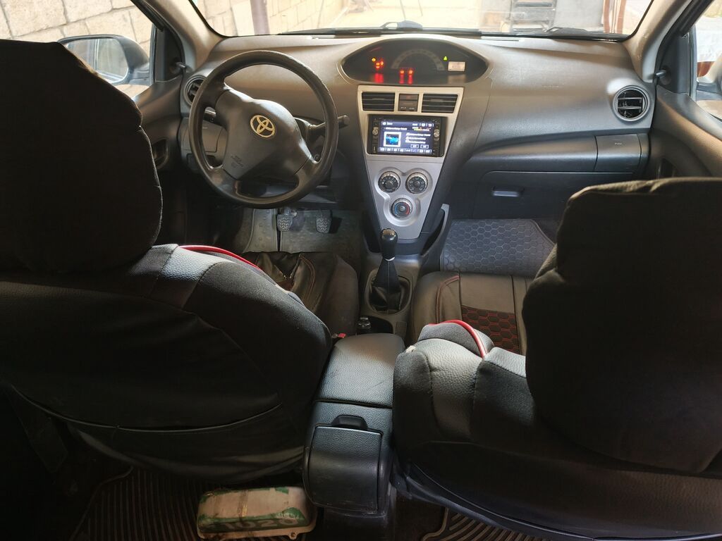 Toyota Yaris: 1.3 l | 2008 il Sedan — Avtomobillər, Gəncə (3)
