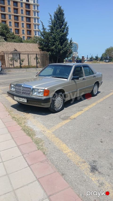 Mercedes-Benz 190 (W201): 2 l | 1990 il Sedan