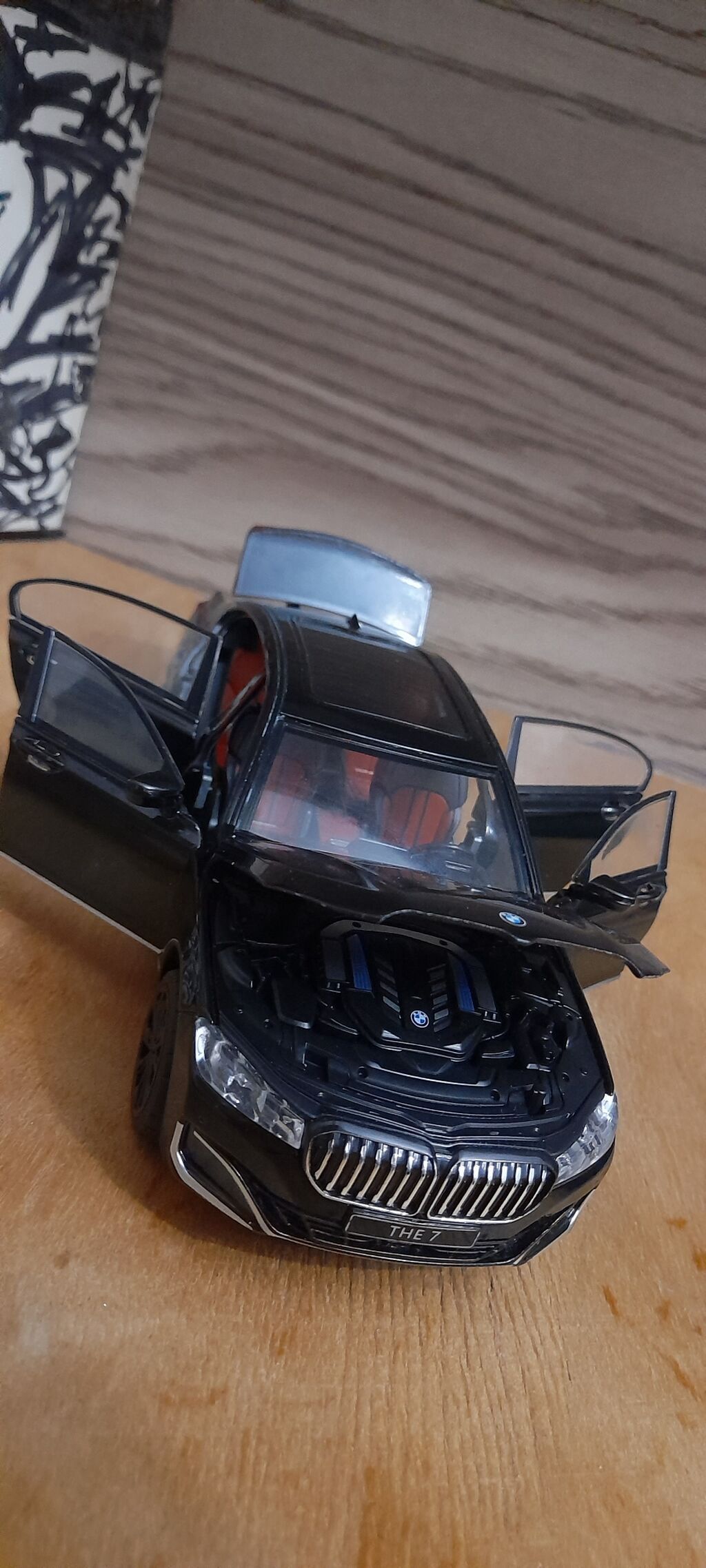 BMW 760li 1:24 Ölçü Səsli işıqlı modeli Hər yeri açılır — Mallar, Bakı (3)