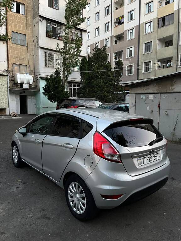 Ford Fiesta, 1.2 L, 2017 il, 135 000 km — Avtomobillər, Bakı (7)