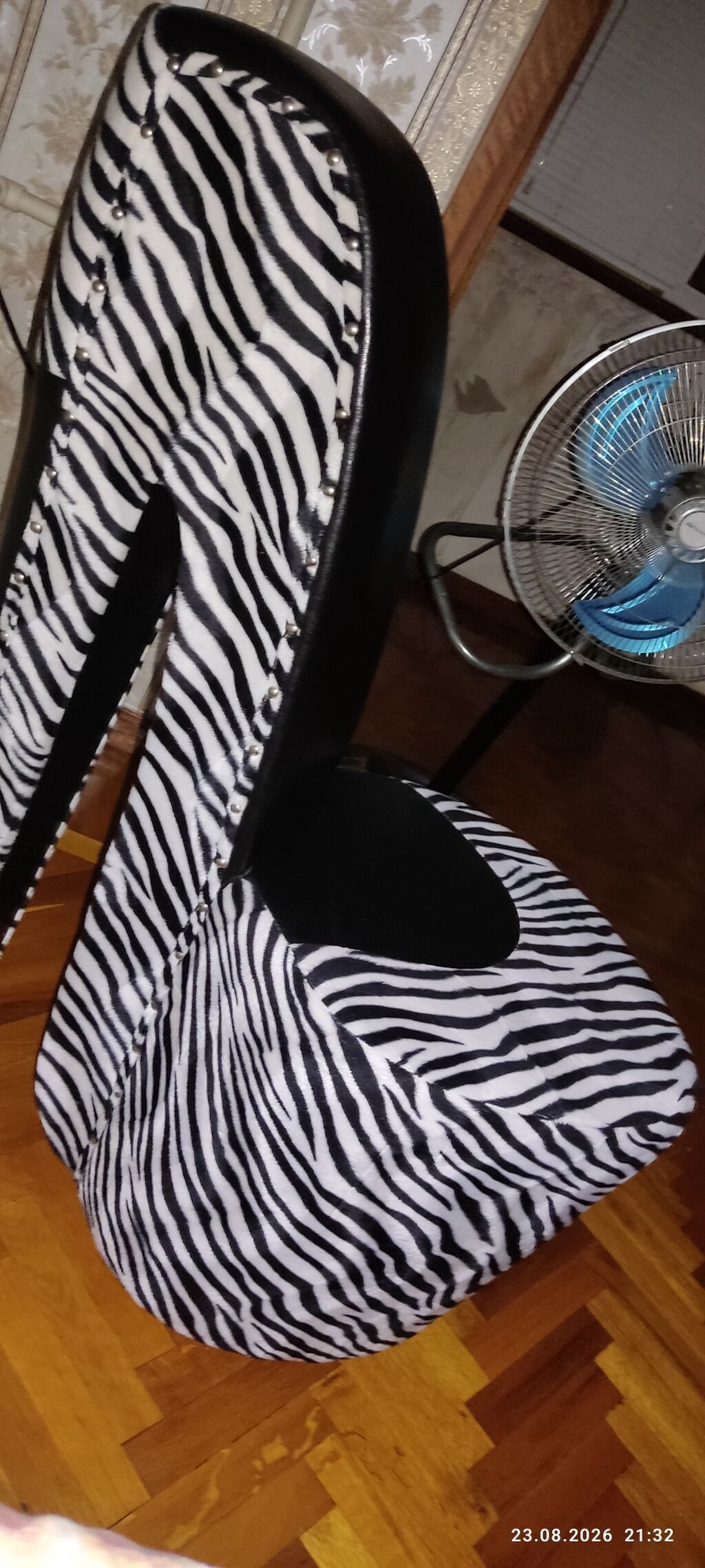 Zebra naxışlı dekorativ oturacaq kreslo. Qara-ağ dizaynı ilə interyerə — Kreslolar, Bakı (5)