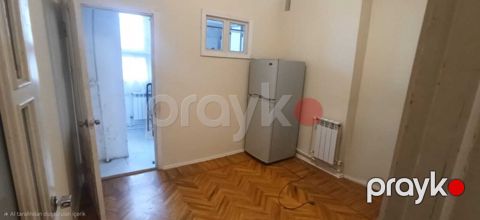 Satılır 2 otaqlı köhnə tikili 60 m²