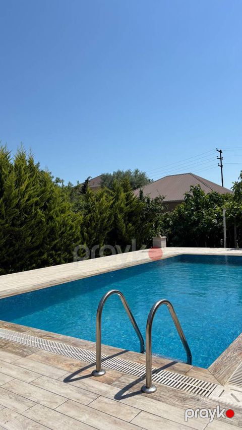 İcarəyə verilir 8 otaqlı həyət evi/bağ evi 300 m²