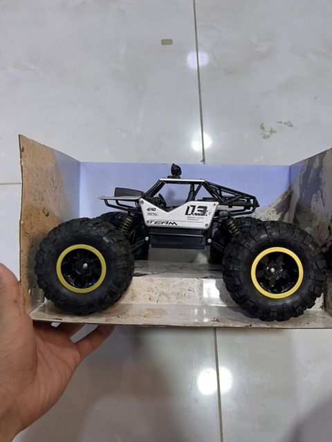 Rock Crawler 1:16 metal gövdəli Wi-Fi FPV kameralı RC off-road maşın