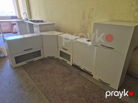 Metbex mebeli əla vəziyətdə uzerində olçu 144*231 qaz,moyka,aaperator