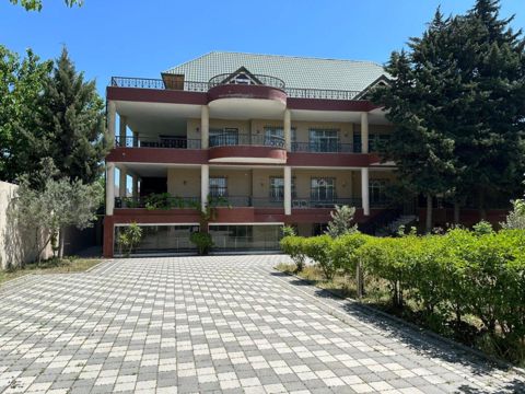 Satılır 16 otaqlı həyət evi/bağ evi 980 m² — Bakı