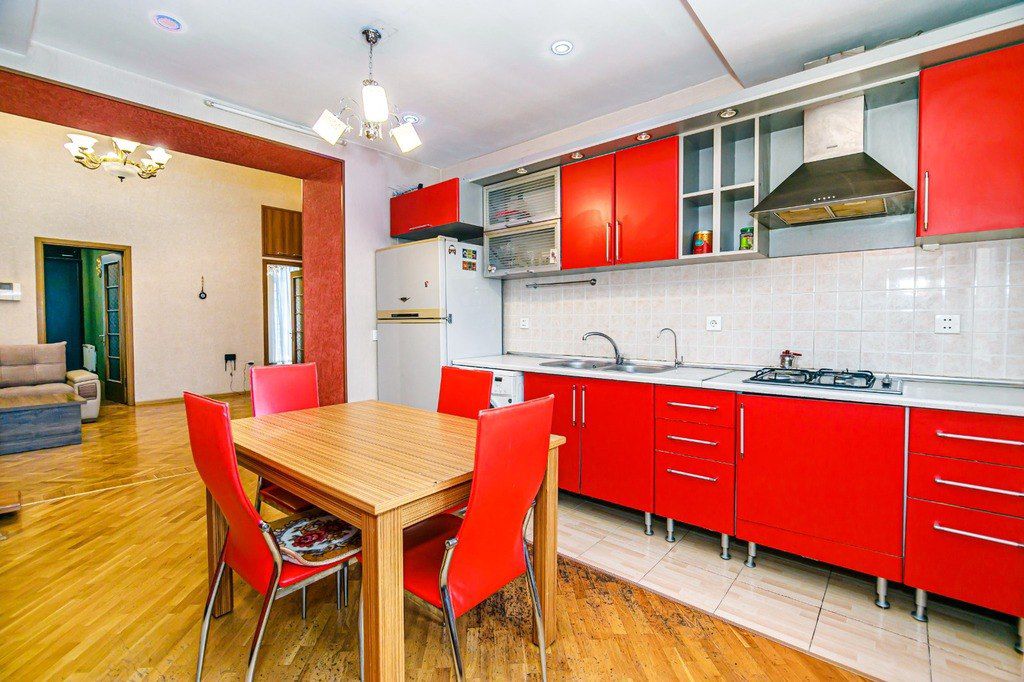 İcarəyə verilir 3 otaqlı köhnə tikili 120 m² — Mənzil, Bakı (10)