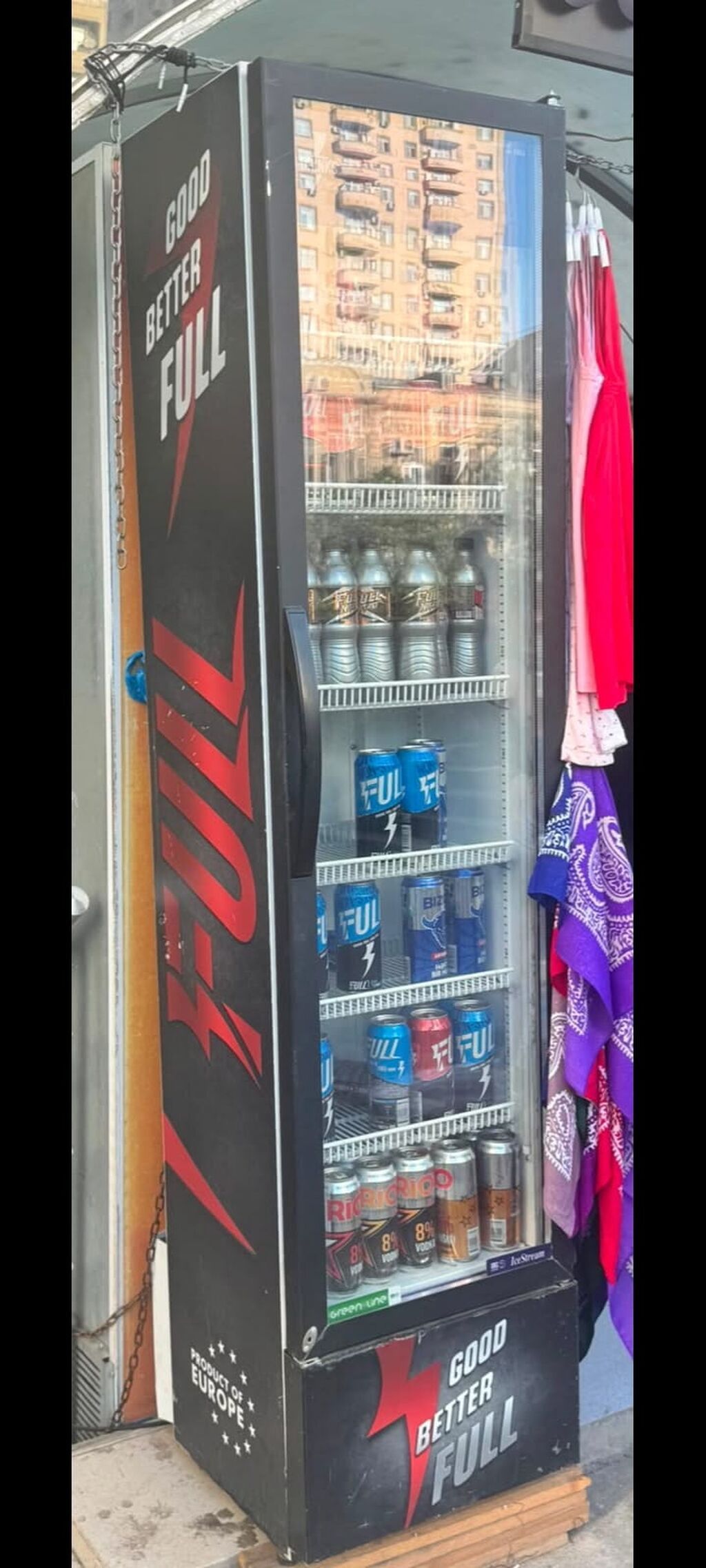 Sok vitrini tecili satilir tam islekdi hec bir problemi yoxdu