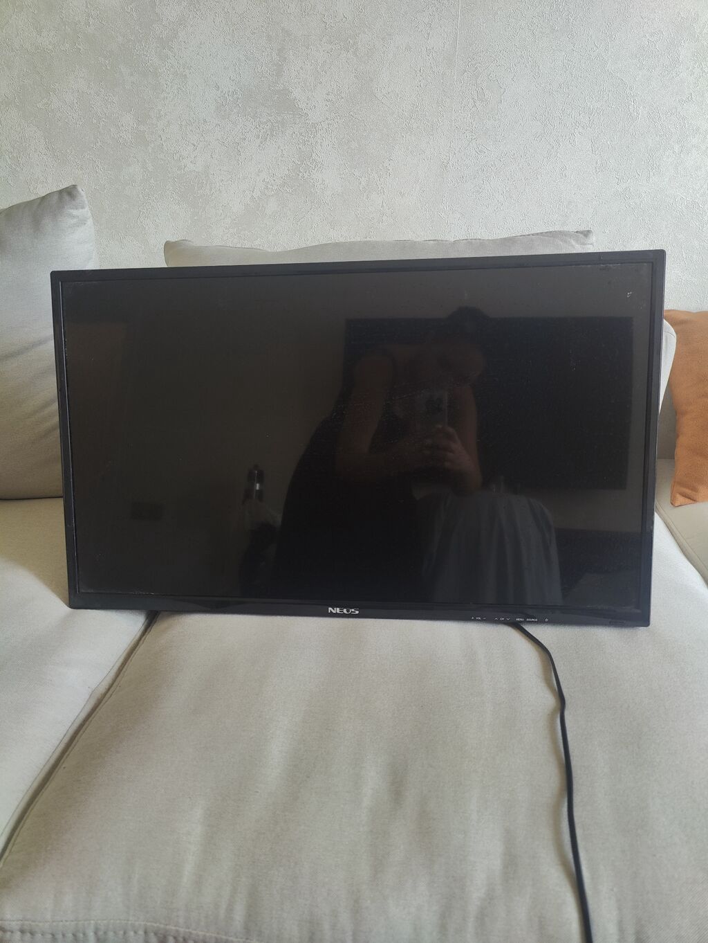 NEOS LED televizor - Ekran: təxminən 24–27 düym diaqonallı düz panel — Televizorlar, Bakı