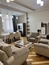İcarəyə verilir 3 otaqlı yeni tikili 120 m² — Daşınmaz əmlak