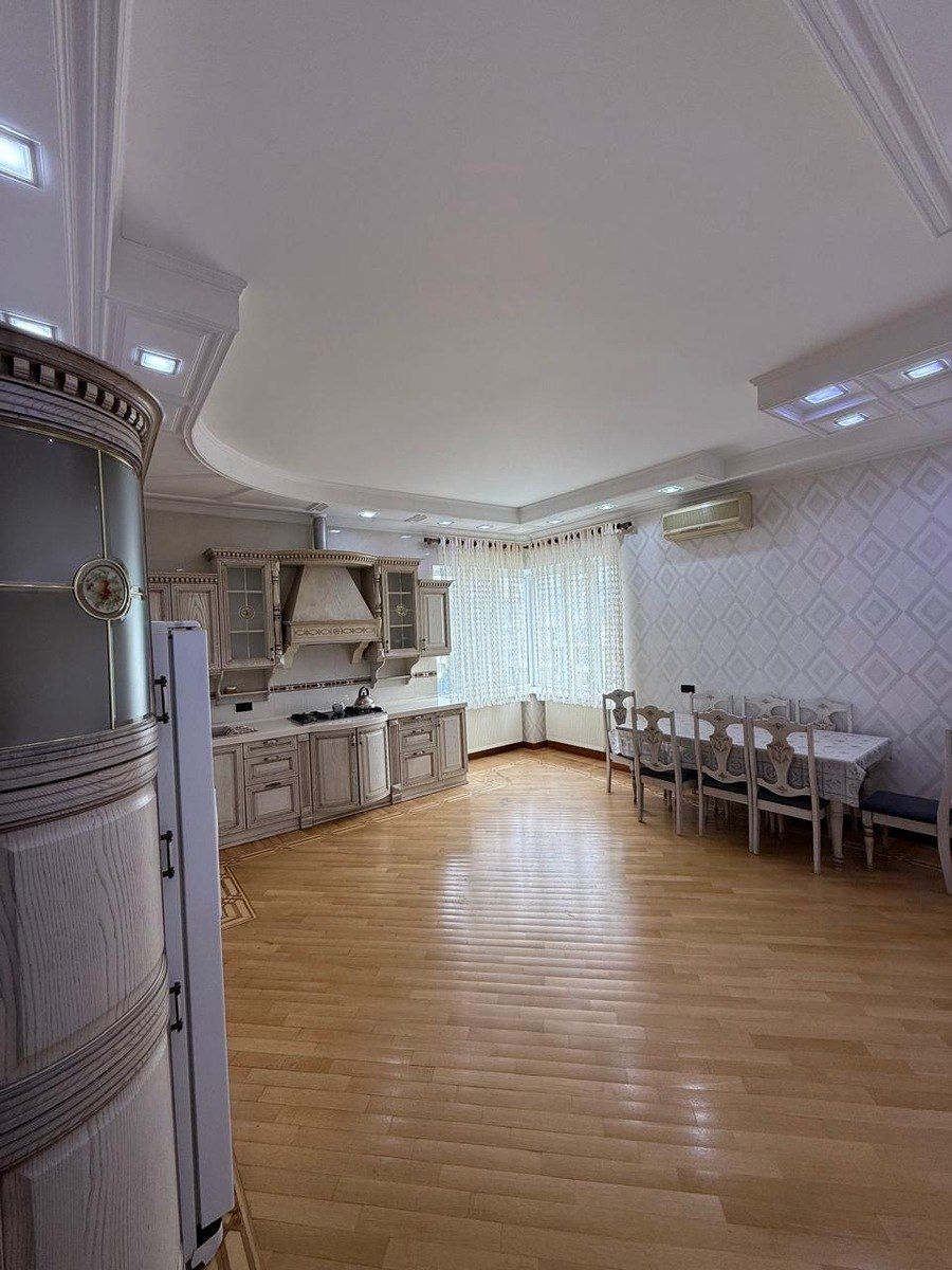 Satılır 4 otaqlı yeni tikili 240 m² — Mənzil, Bakı (10)