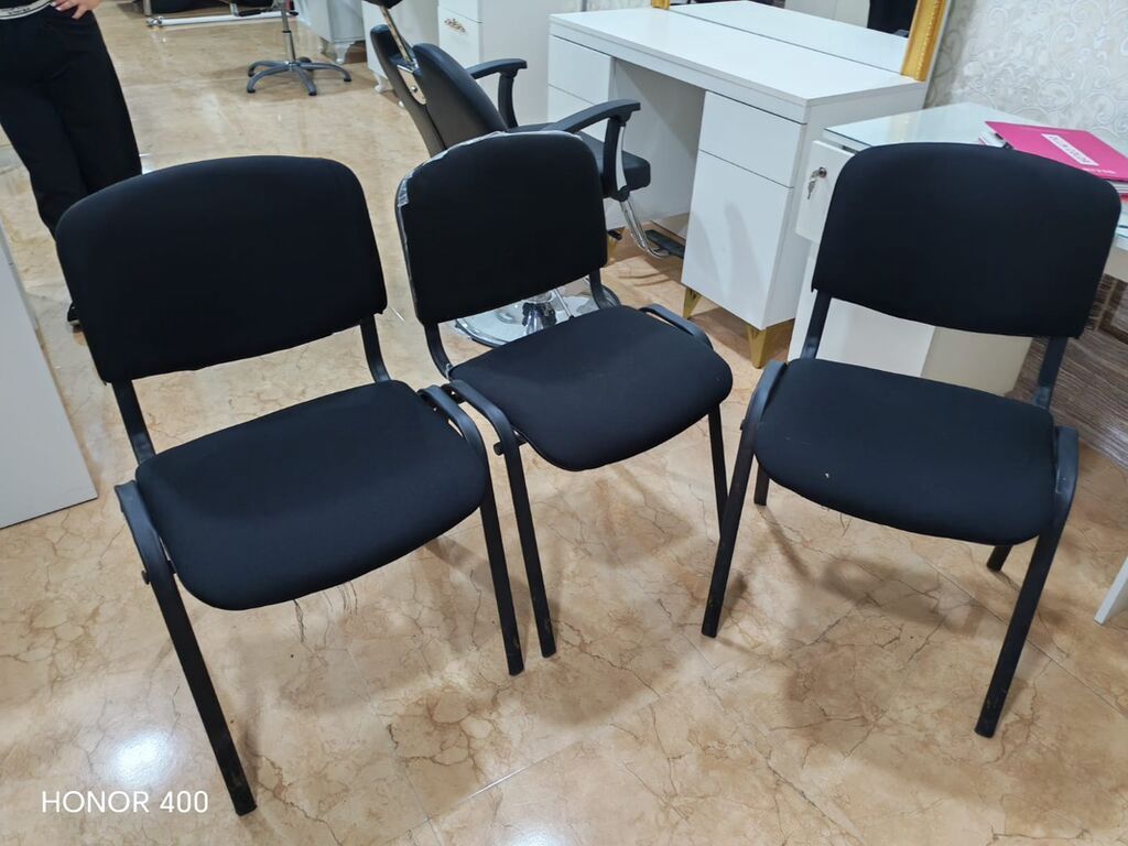 Qonaq/İclas zalı üçün uyğun 3 ədəd toplantı/stul dəsti - Rəng: qara - — Ofis mebeli, Bakı