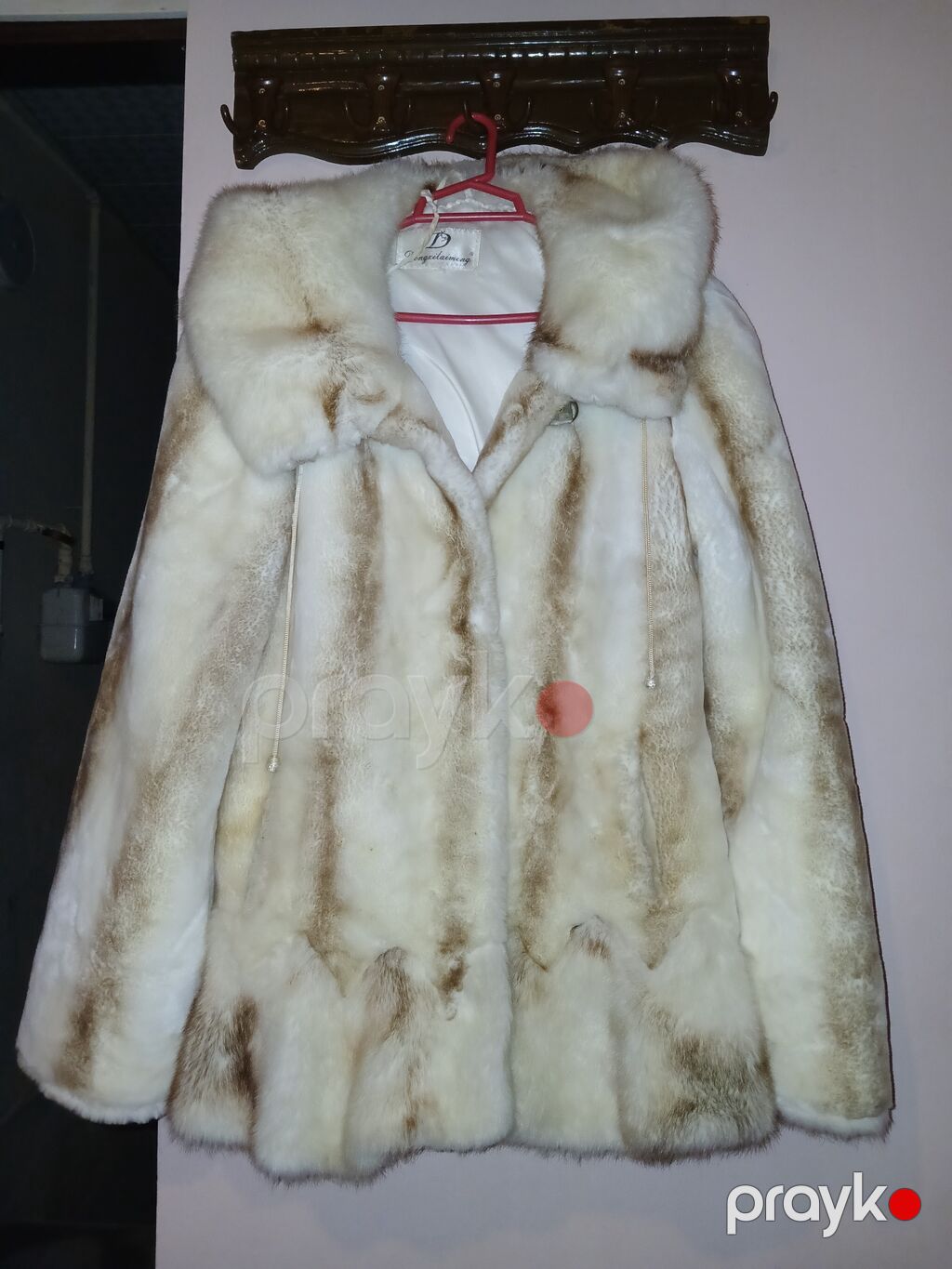 Ağ-qəhvəyi tonlarda xəz qadın palto - Model: qısa-kloş kəsimli, geniş — Şəxsi əşyalar, Bakı (3)