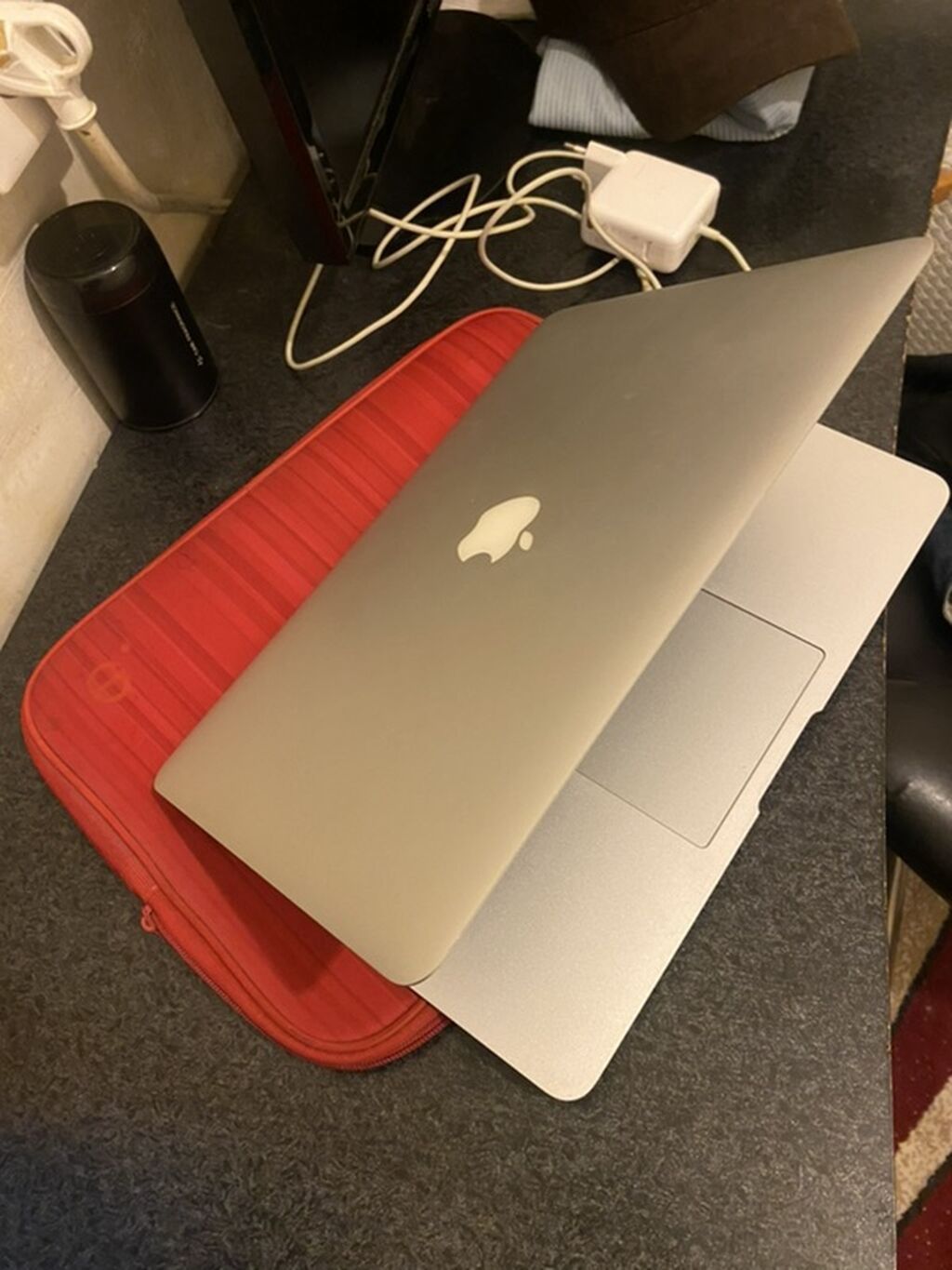 Apple MacBook Air 13" – Model A1369 (2011) Xüsusiyyətlər: - Ekran — Apple Macbook, Bakı (2)