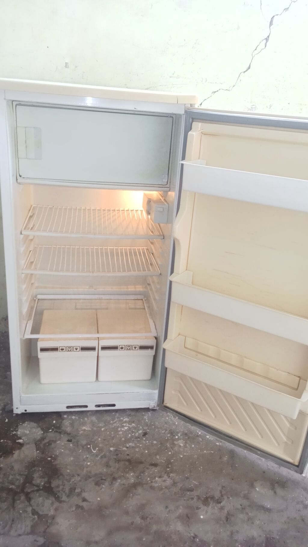 Dnepr soyuducu tam işlək vəziyyətdədir heç bir problemi yoxdur. 60/120 — Soyuducular, Bakı (2)