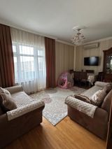 Satılır 4 otaqlı köhnə tikili 100 m² — Elsevər bəy