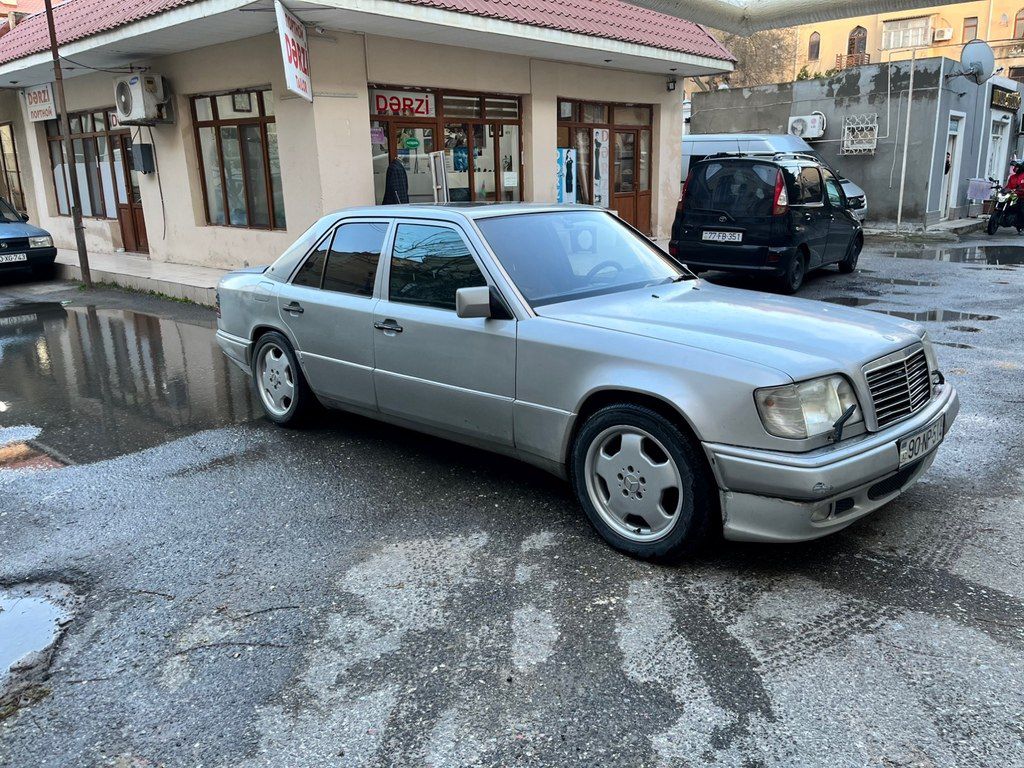 Mercedes E 280, 2.8 L, 1993 il, 378 000 km — Avtomobillər, Bakı (5)