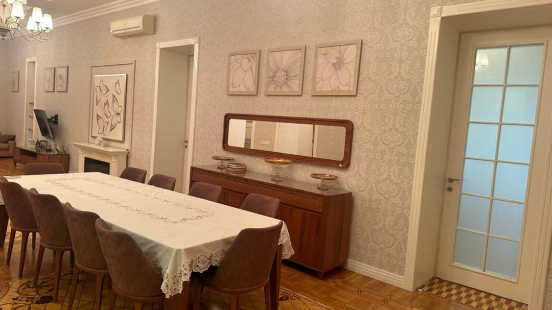 Satılır obyekt 250 m² — Əmlak, Bakı
