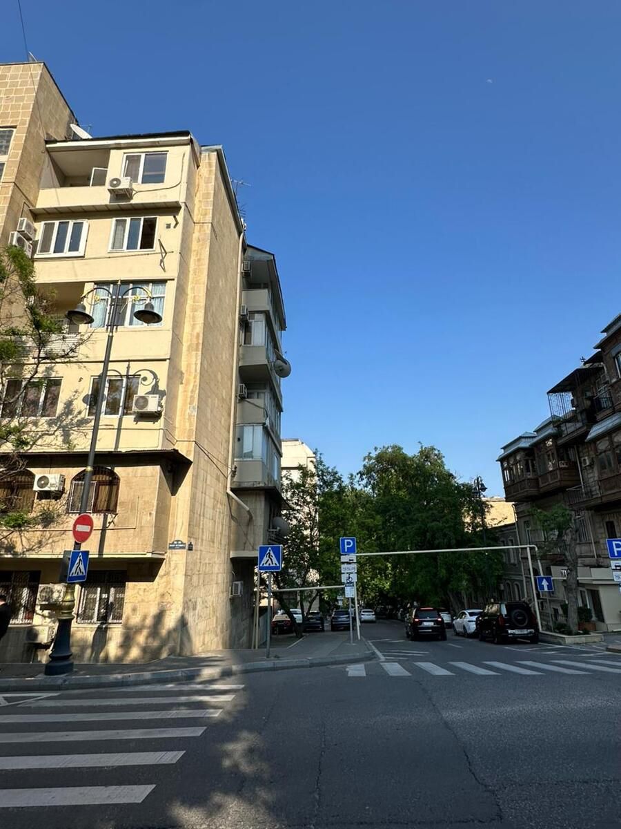 Satılır 2 otaqlı köhnə tikili 55 m² — Mənzil, Bakı (10)