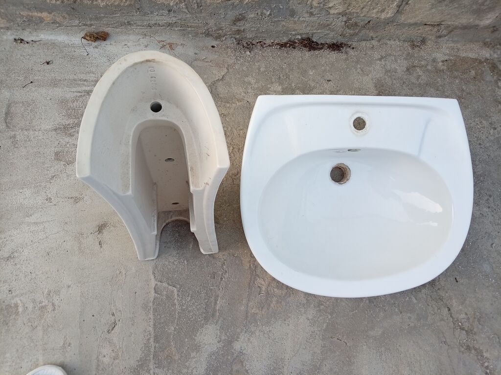 Açıq ağ rəngdə, keramika materialdan pilleli (pedestal) lavabo — Santexnika, Sumqayıt (2)