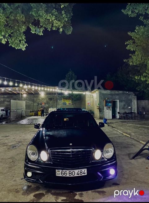 Mercedes-Benz 200-Series: 5 l | 2004 il Sedan