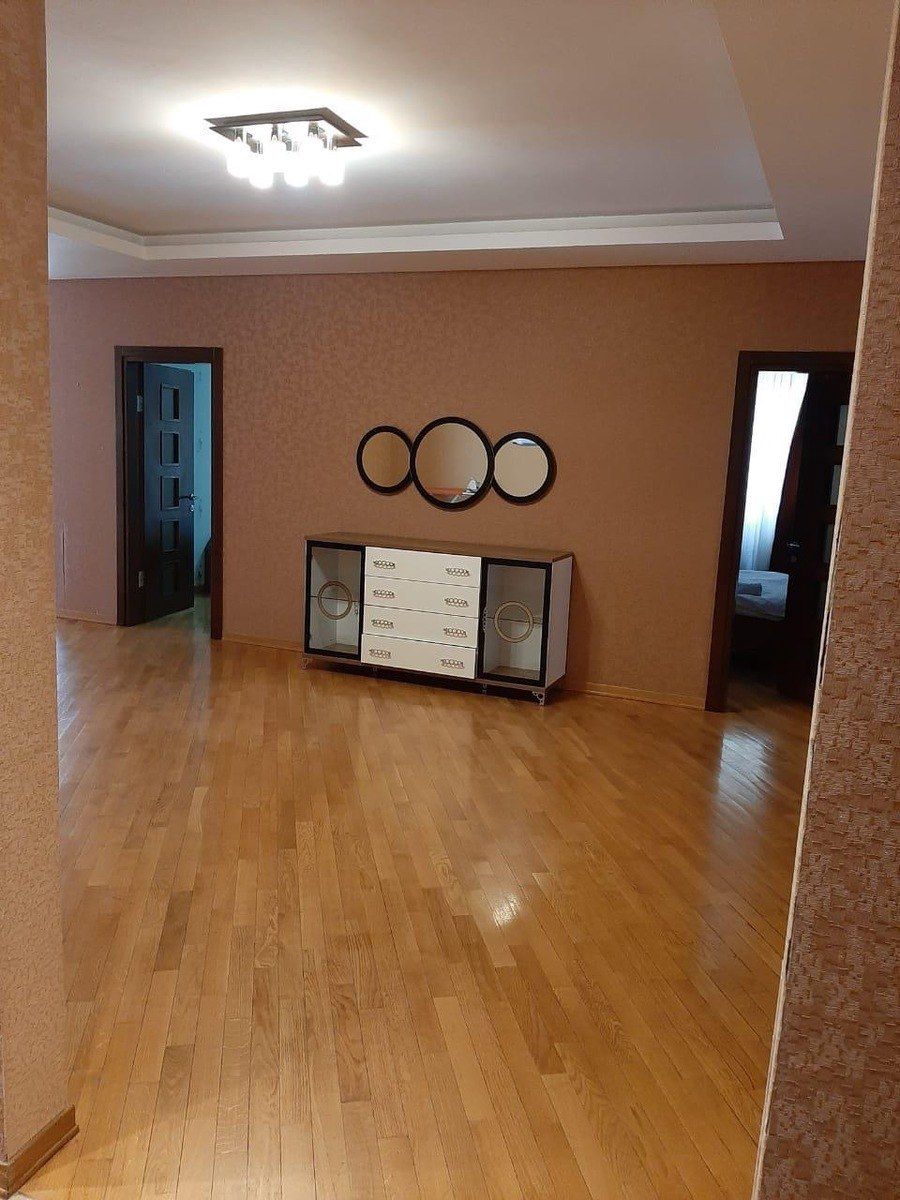 İcarəyə verilir 4 otaqlı yeni tikili 211 m² — Mənzil, Bakı (7)