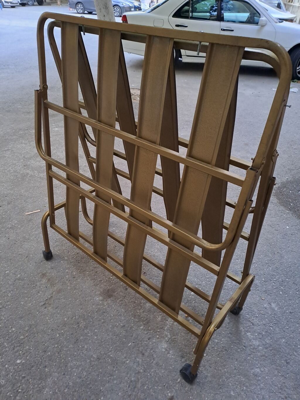 Təkərli metal qatlanan çarpayı karkası - Material: Mis polad — Mebel, Xırdalan (3)