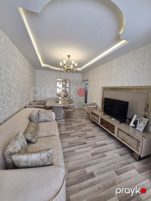 Satılır 3 otaqlı köhnə tikili 80 m²