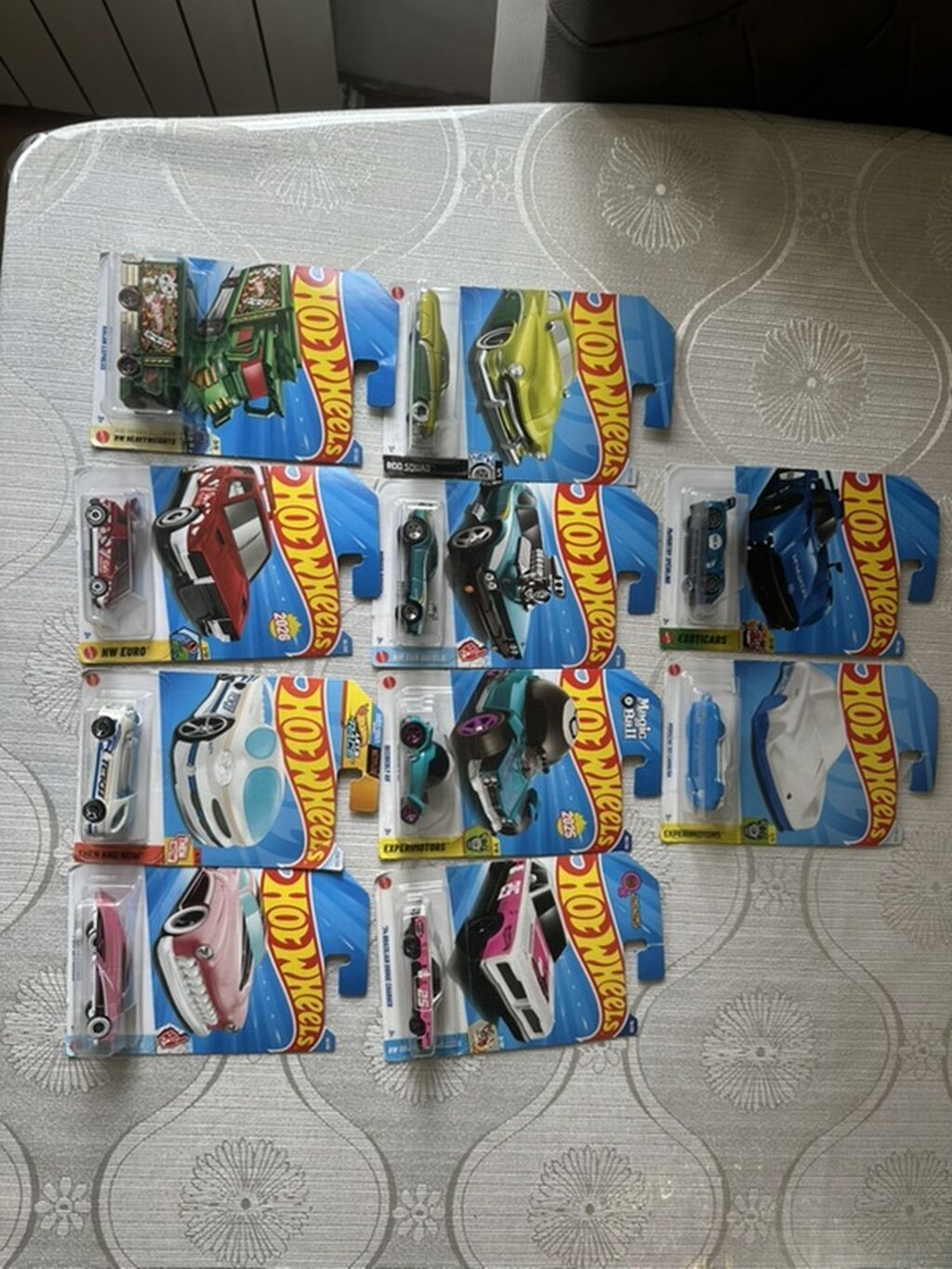 Hot Wheels,qiymet 1 maşına aitdir Seçilmiş nümunələr: - Porsche 911