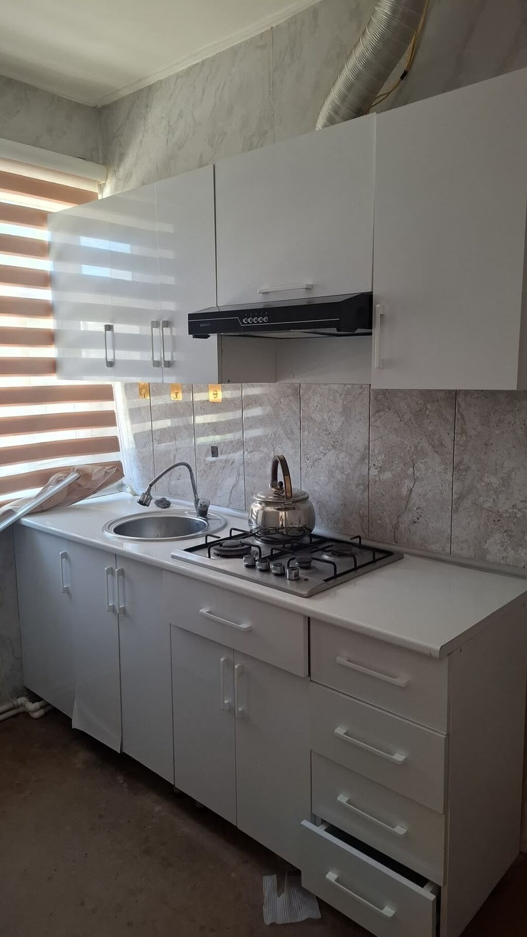 Mətbəx mebeli satılır📍üzərində moyka verilir📍ölçü 1.95📍160azn✅(istəyən