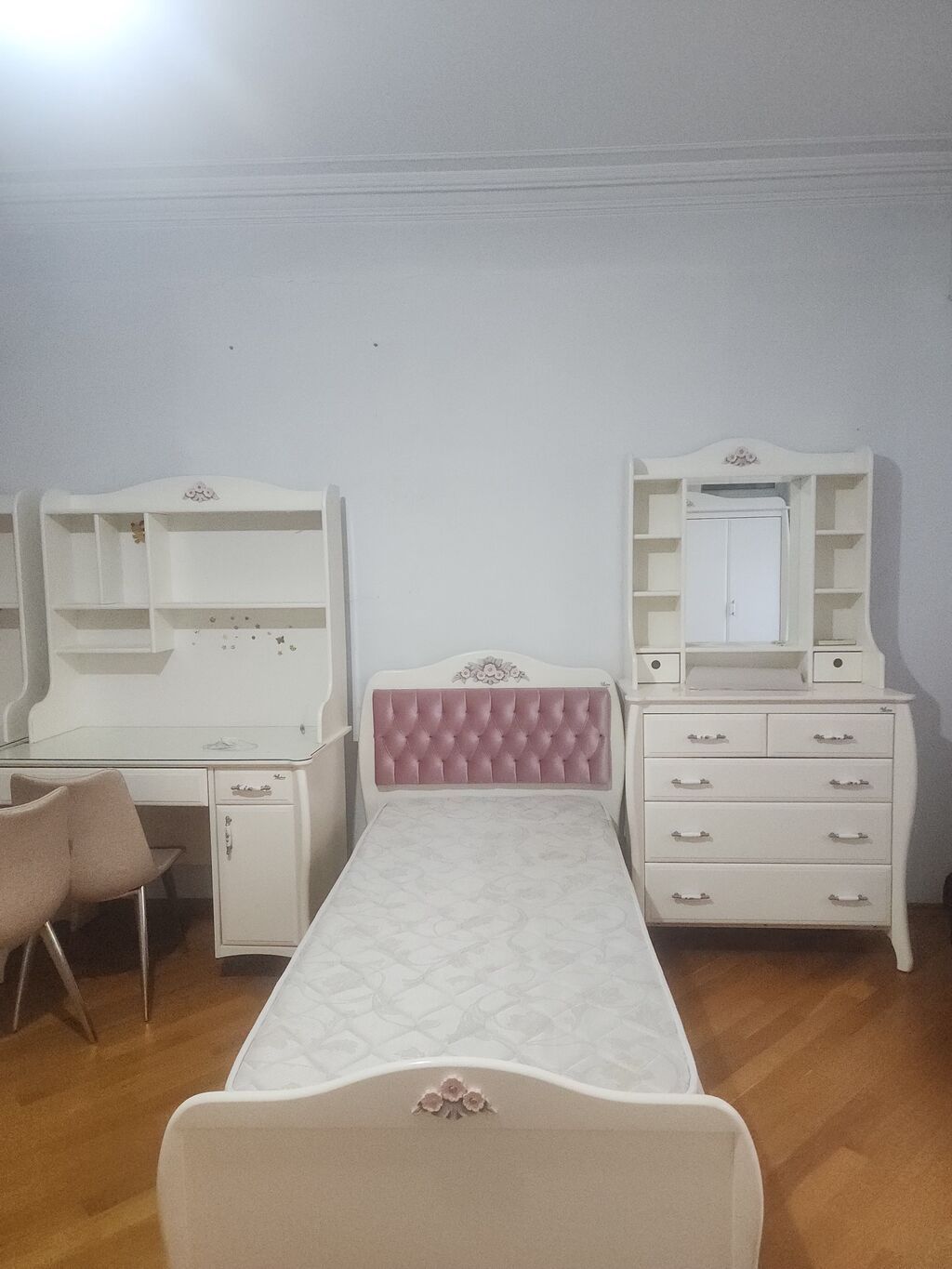 Təcili satılır qız otağı üçün mebel dəsti Tərkibi: - 4 qapılı böyük — Mebel, Bakı (2)