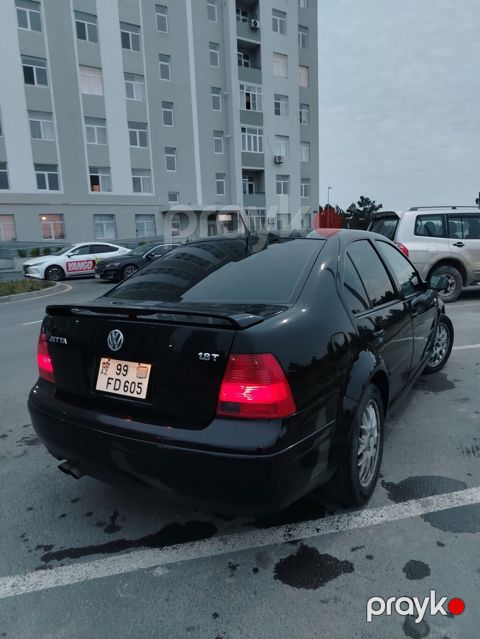 Volkswagen Jetta: 1.8 l | 2003 il Sedan