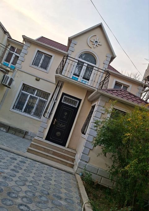 200 kv. m, 6 otaqlı, Kombi, Qaz, İşıq — Bakı
