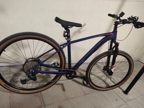 Şəhər/trek hibrid velosiped – Toba - Çərçivə: yüngül aluminiy, idman