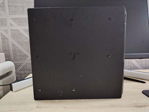 PlayStation 4 pro 1 tb gara yaxşı vəziyyətdə