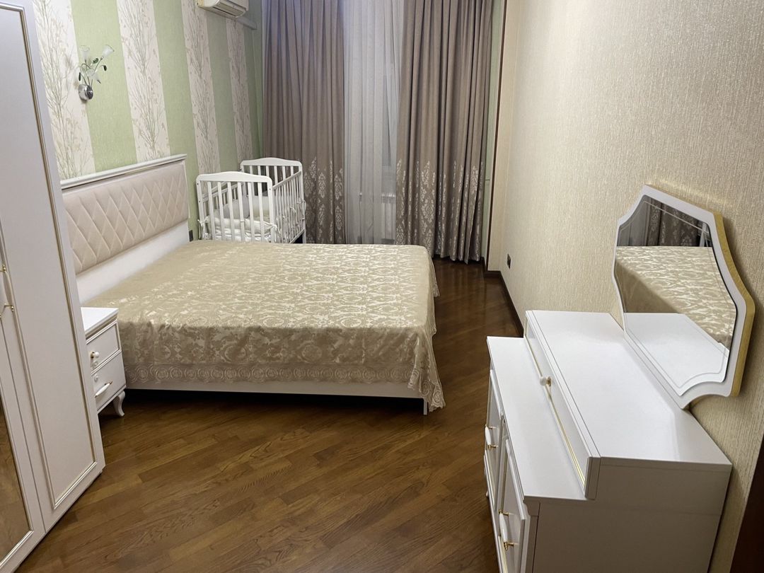 Yataq otağı mebeli — Mallar, Bakı