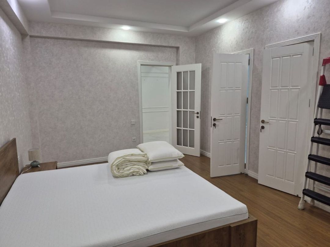 İcarəyə verilir 4 otaqlı yeni tikili 213 m² — Mənzil, Bakı (10)