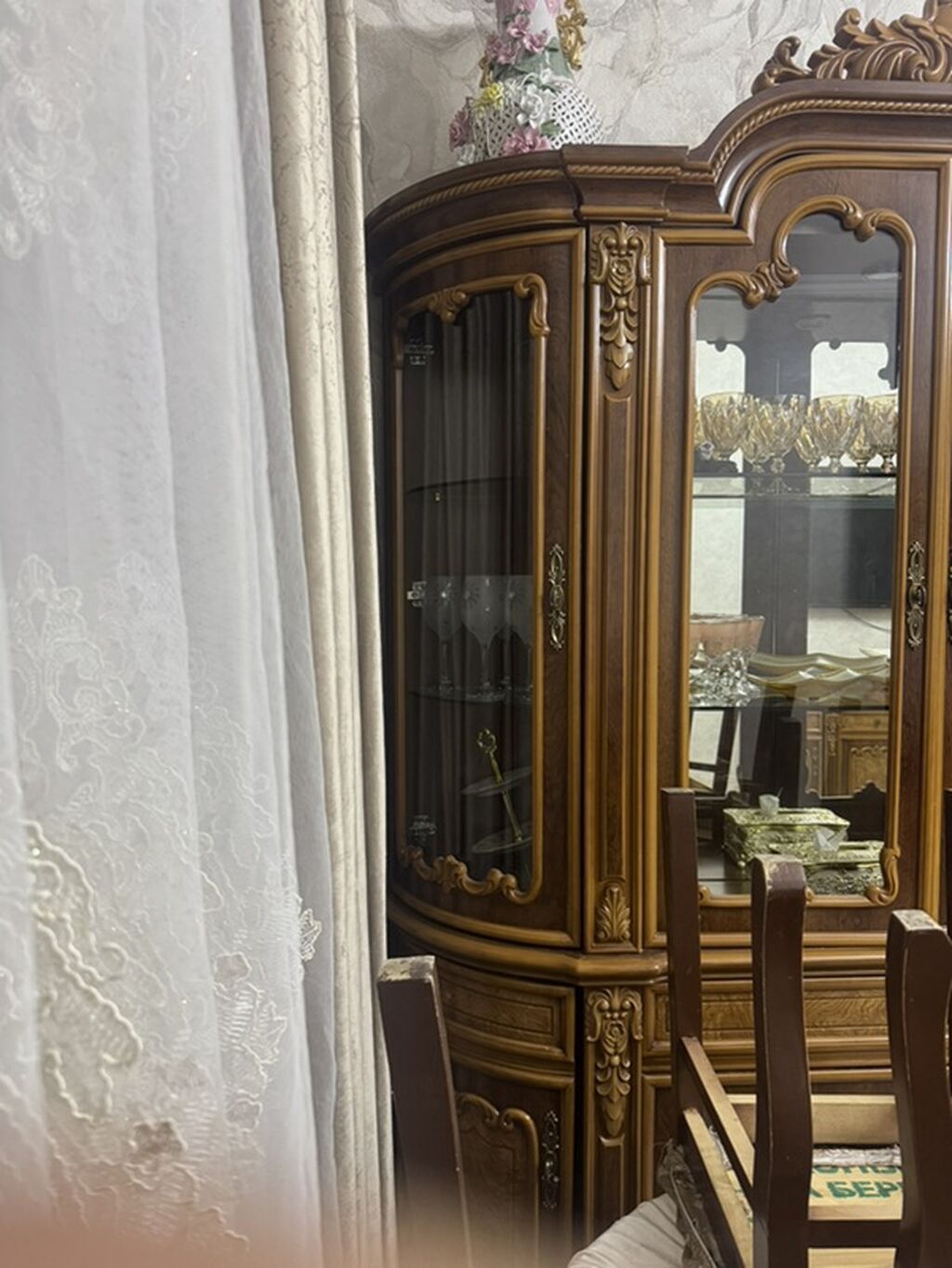 Real alici ile danismag olar qiymet baredde Klassik dizaynda vitrinalı — Mallar, Digah (3)