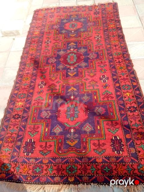 Qədimi üslubda əl toxuması xalça - Material: yundan əl ilə toxunma -