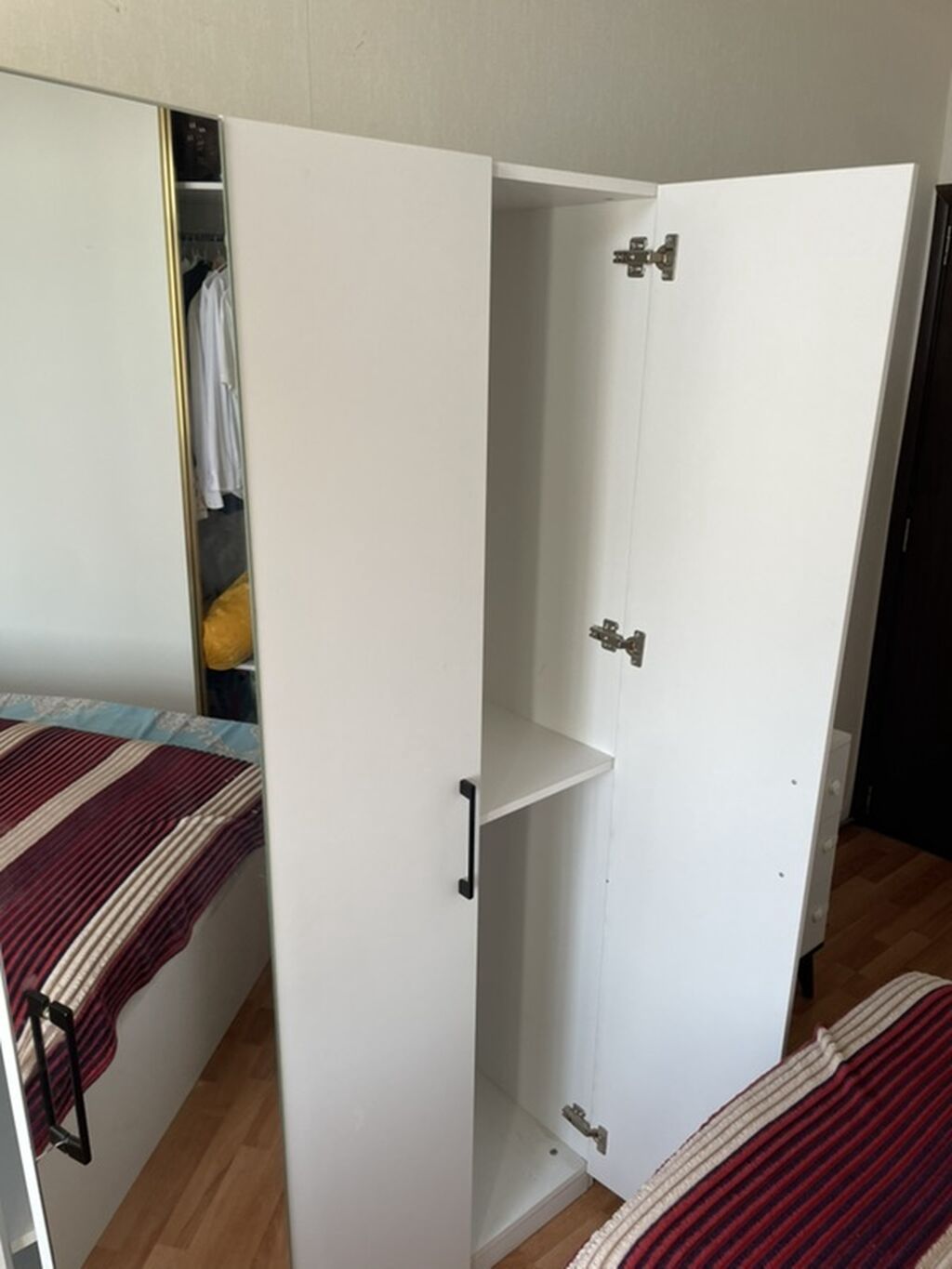 Ağ rəngdə 3 qapılı geyim şkafı - Material: laminat/MDFlam, ağ rəng - — Mebel, Masazır (5)