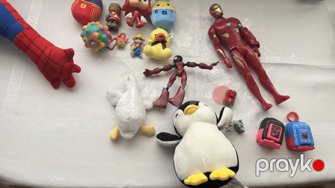 Uşaq oyuncaqları dəsti Məzmun: - Böyük ölçülü yumşaq Hörümçək Adam — Bakı