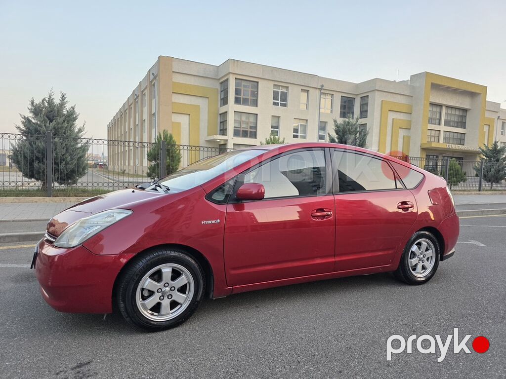 Toyota Prius (2-ci nəsil) hibrid hetçbek - Rəng: qırmızı - Kuzov: 5 — Avtomobillər, Bakı (7)
